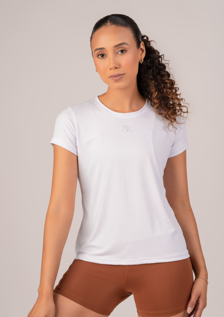 Camiseta Essential – Branco Premium